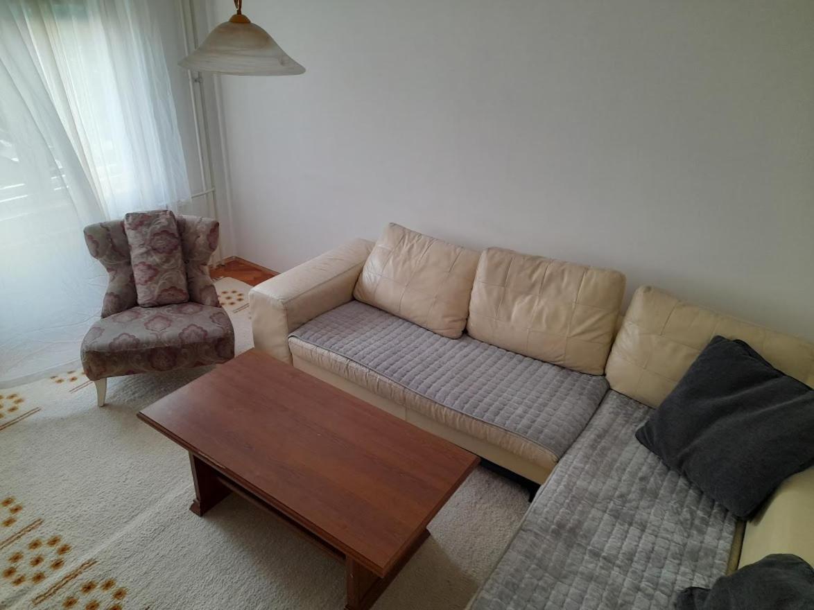 Apartman Bulevar Stupine Tuzla Eksteriør billede
